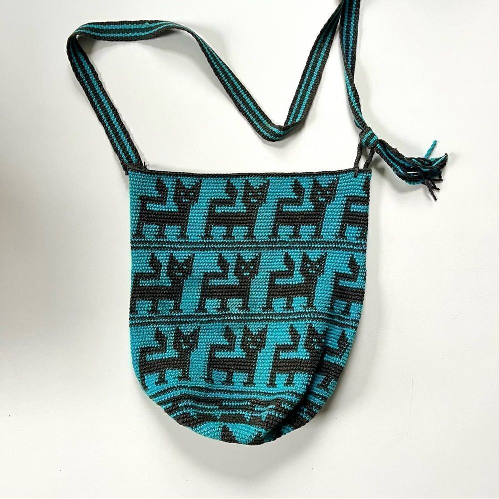 Vintage Woven Cat Crossbody Bag